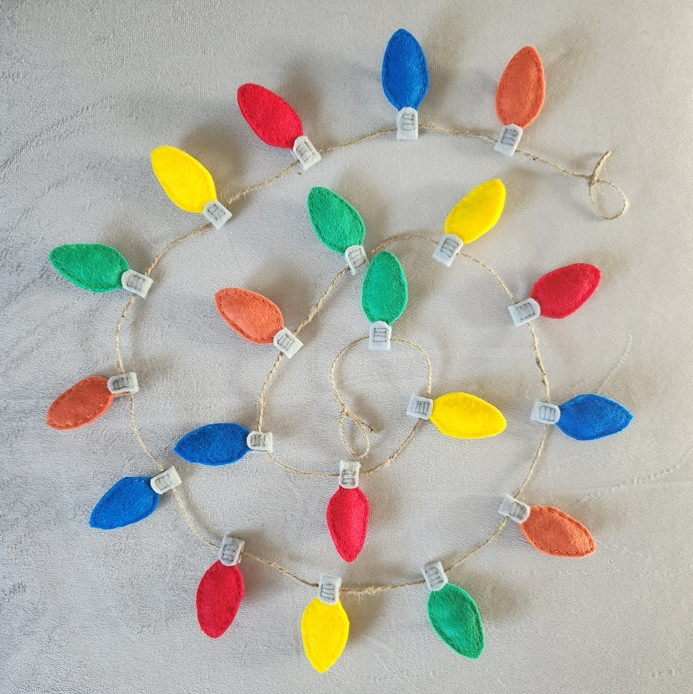 Felt Christmas Bulb Garland 🎄🎁🎅